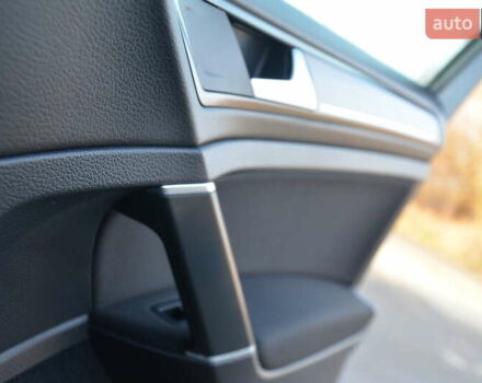 Серый Фольксваген e-Golf, объемом двигателя 0 л и пробегом 91 тыс. км за 13250 $, фото 66 на Automoto.ua