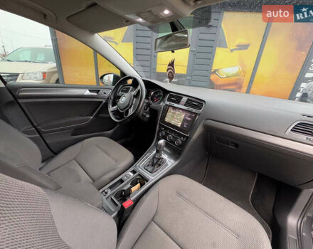 Серый Фольксваген e-Golf, объемом двигателя 0 л и пробегом 53 тыс. км за 12999 $, фото 4 на Automoto.ua