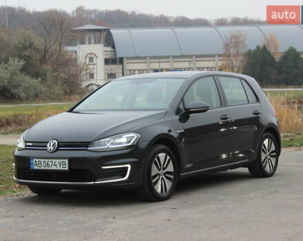 Серый Фольксваген e-Golf, объемом двигателя 0 л и пробегом 65 тыс. км за 13999 $, фото 1 на Automoto.ua