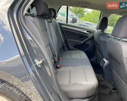 Серый Фольксваген e-Golf, объемом двигателя 0 л и пробегом 27 тыс. км за 14400 $, фото 60 на Automoto.ua