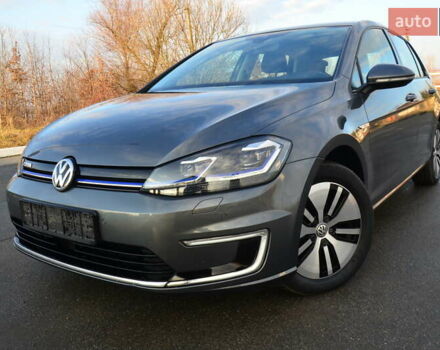 Серый Фольксваген e-Golf, объемом двигателя 0 л и пробегом 91 тыс. км за 13250 $, фото 4 на Automoto.ua