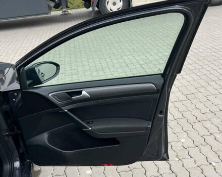 Серый Фольксваген e-Golf, объемом двигателя 0 л и пробегом 45 тыс. км за 14800 $, фото 44 на Automoto.ua