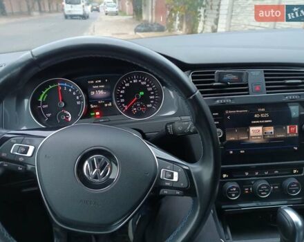 Серый Фольксваген e-Golf, объемом двигателя 0 л и пробегом 40 тыс. км за 15800 $, фото 9 на Automoto.ua