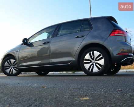Серый Фольксваген e-Golf, объемом двигателя 0 л и пробегом 91 тыс. км за 13250 $, фото 29 на Automoto.ua