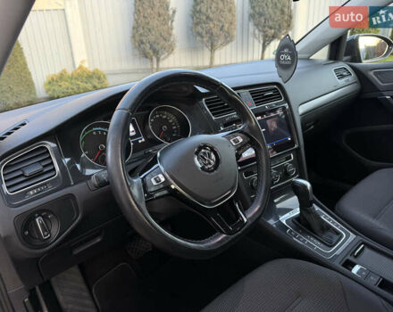 Серый Фольксваген e-Golf, объемом двигателя 0 л и пробегом 74 тыс. км за 13999 $, фото 12 на Automoto.ua