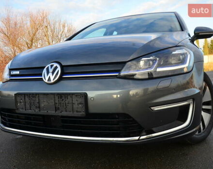 Серый Фольксваген e-Golf, объемом двигателя 0 л и пробегом 91 тыс. км за 13250 $, фото 1 на Automoto.ua