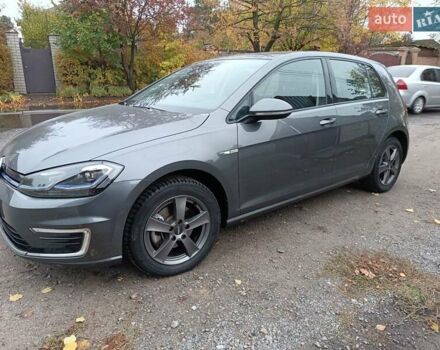 Серый Фольксваген e-Golf, объемом двигателя 0 л и пробегом 40 тыс. км за 15800 $, фото 13 на Automoto.ua