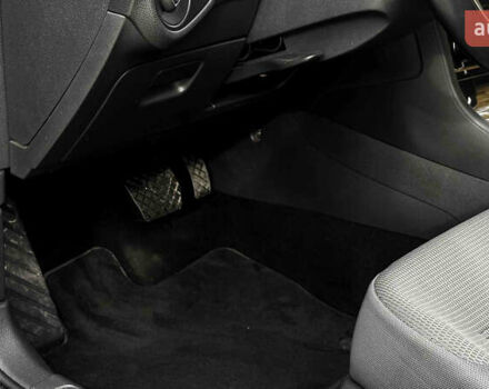 Сірий Фольксваген e-Golf, об'ємом двигуна 0 л та пробігом 64 тис. км за 13500 $, фото 45 на Automoto.ua