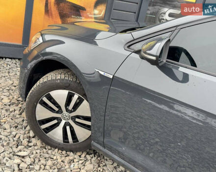 Серый Фольксваген e-Golf, объемом двигателя 0 л и пробегом 53 тыс. км за 12999 $, фото 18 на Automoto.ua