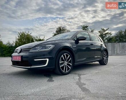 Серый Фольксваген e-Golf, объемом двигателя 0 л и пробегом 103 тыс. км за 13300 $, фото 8 на Automoto.ua