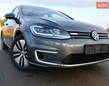 Серый Фольксваген e-Golf, объемом двигателя 0 л и пробегом 91 тыс. км за 13250 $, фото 17 на Automoto.ua