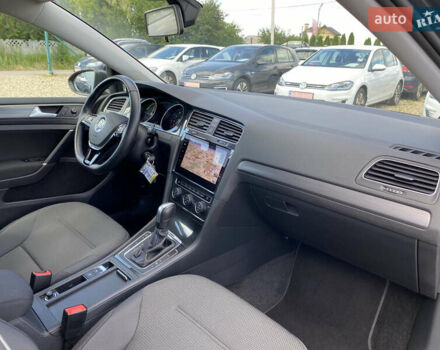 Серый Фольксваген e-Golf, объемом двигателя 0 л и пробегом 27 тыс. км за 14400 $, фото 61 на Automoto.ua