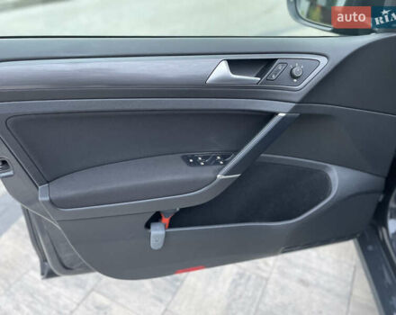 Серый Фольксваген e-Golf, объемом двигателя 0 л и пробегом 91 тыс. км за 13500 $, фото 20 на Automoto.ua