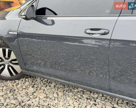 Серый Фольксваген e-Golf, объемом двигателя 0 л и пробегом 53 тыс. км за 12999 $, фото 19 на Automoto.ua