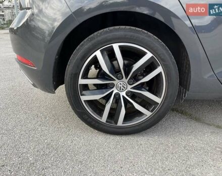 Серый Фольксваген e-Golf, объемом двигателя 0 л и пробегом 103 тыс. км за 13300 $, фото 36 на Automoto.ua
