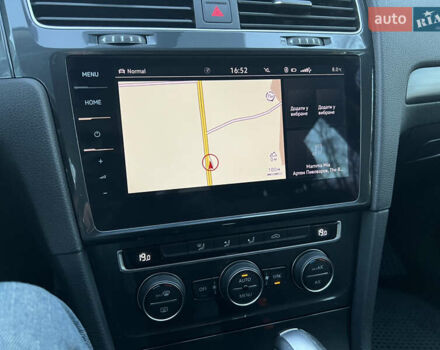 Серый Фольксваген e-Golf, объемом двигателя 0 л и пробегом 69 тыс. км за 12950 $, фото 24 на Automoto.ua