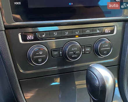 Серый Фольксваген e-Golf, объемом двигателя 0 л и пробегом 157 тыс. км за 12499 $, фото 56 на Automoto.ua