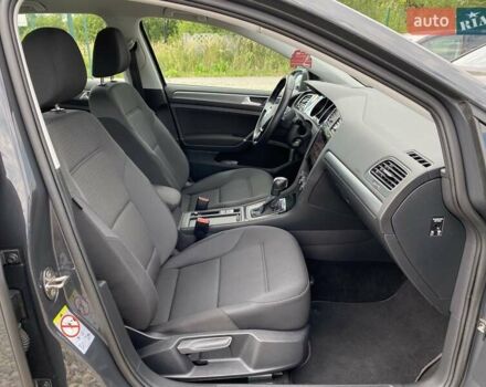 Серый Фольксваген e-Golf, объемом двигателя 0 л и пробегом 30 тыс. км за 14400 $, фото 62 на Automoto.ua