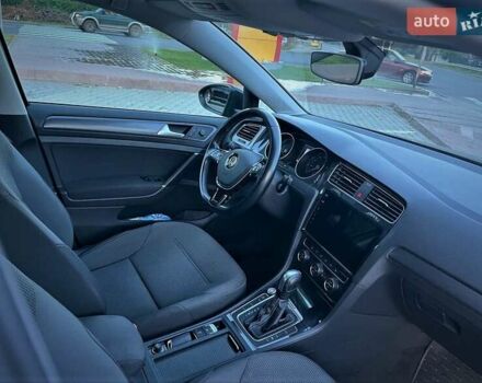 Серый Фольксваген e-Golf, объемом двигателя 0 л и пробегом 64 тыс. км за 15600 $, фото 11 на Automoto.ua