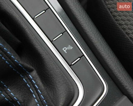 Серый Фольксваген e-Golf, объемом двигателя 0 л и пробегом 65 тыс. км за 13999 $, фото 34 на Automoto.ua