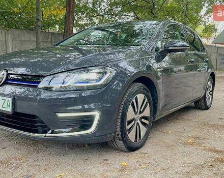 Серый Фольксваген e-Golf, объемом двигателя 0 л и пробегом 59 тыс. км за 15400 $, фото 5 на Automoto.ua