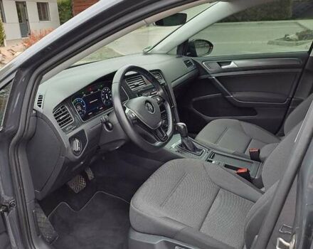 Серый Фольксваген e-Golf, объемом двигателя 0 л и пробегом 54 тыс. км за 16500 $, фото 39 на Automoto.ua