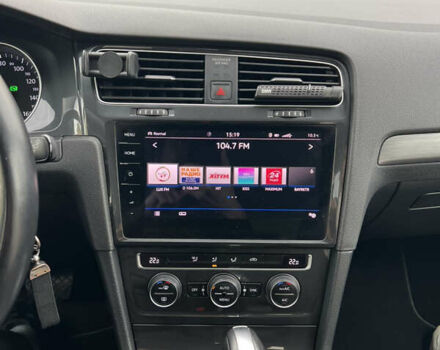 Серый Фольксваген e-Golf, объемом двигателя 0 л и пробегом 45 тыс. км за 14800 $, фото 28 на Automoto.ua