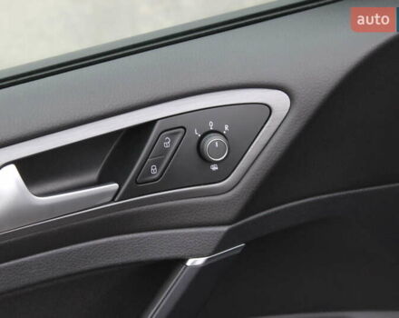 Серый Фольксваген e-Golf, объемом двигателя 0 л и пробегом 65 тыс. км за 13999 $, фото 18 на Automoto.ua