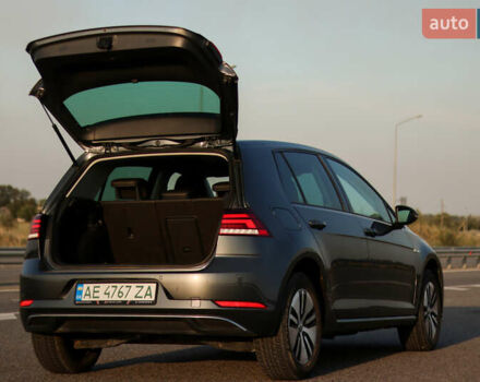 Сірий Фольксваген e-Golf, об'ємом двигуна 0 л та пробігом 77 тис. км за 14600 $, фото 4 на Automoto.ua