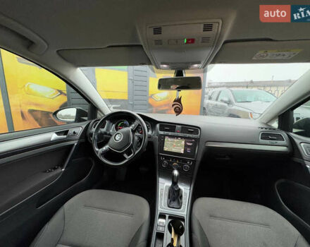 Серый Фольксваген e-Golf, объемом двигателя 0 л и пробегом 53 тыс. км за 12999 $, фото 53 на Automoto.ua