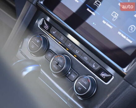 Серый Фольксваген e-Golf, объемом двигателя 0 л и пробегом 91 тыс. км за 13250 $, фото 59 на Automoto.ua