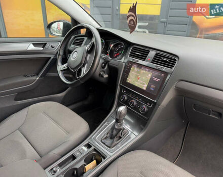 Серый Фольксваген e-Golf, объемом двигателя 0 л и пробегом 53 тыс. км за 12999 $, фото 46 на Automoto.ua