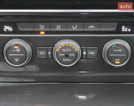 Серый Фольксваген e-Golf, объемом двигателя 0 л и пробегом 65 тыс. км за 13999 $, фото 36 на Automoto.ua