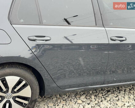 Серый Фольксваген e-Golf, объемом двигателя 0 л и пробегом 53 тыс. км за 12999 $, фото 41 на Automoto.ua