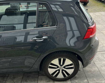 Серый Фольксваген e-Golf, объемом двигателя 0 л и пробегом 49 тыс. км за 14700 $, фото 7 на Automoto.ua