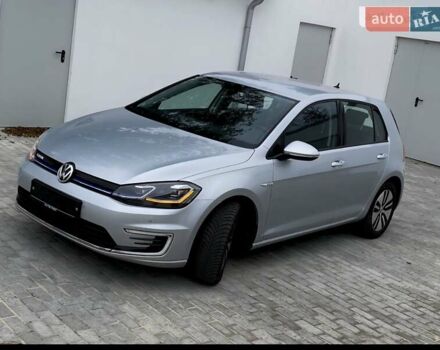 Серый Фольксваген e-Golf, объемом двигателя 0 л и пробегом 58 тыс. км за 14000 $, фото 2 на Automoto.ua