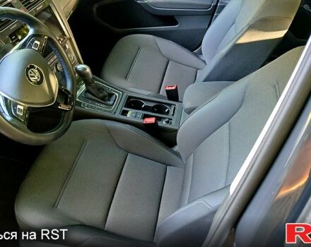 Серый Фольксваген e-Golf, объемом двигателя 0 л и пробегом 29 тыс. км за 16850 $, фото 4 на Automoto.ua