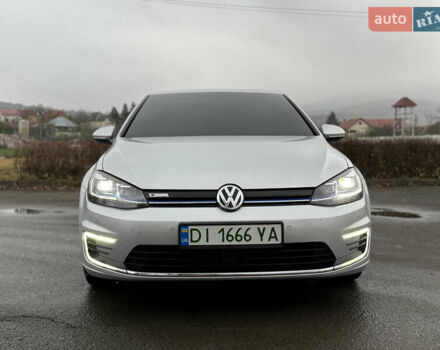 Серый Фольксваген e-Golf, объемом двигателя 0 л и пробегом 49 тыс. км за 14900 $, фото 1 на Automoto.ua