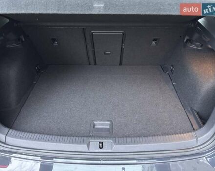 Серый Фольксваген e-Golf, объемом двигателя 0 л и пробегом 60 тыс. км за 16900 $, фото 68 на Automoto.ua