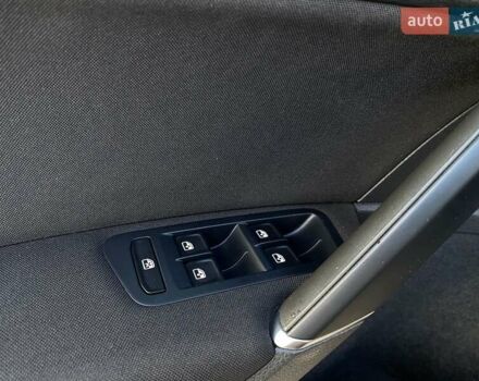 Серый Фольксваген e-Golf, объемом двигателя 0 л и пробегом 48 тыс. км за 14617 $, фото 10 на Automoto.ua