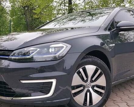 Серый Фольксваген e-Golf, объемом двигателя 0 л и пробегом 95 тыс. км за 14500 $, фото 2 на Automoto.ua