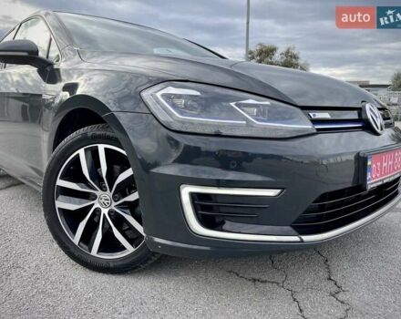 Серый Фольксваген e-Golf, объемом двигателя 0 л и пробегом 103 тыс. км за 13300 $, фото 2 на Automoto.ua