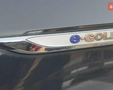 Серый Фольксваген e-Golf, объемом двигателя 0 л и пробегом 140 тыс. км за 12300 $, фото 12 на Automoto.ua
