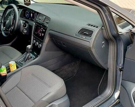 Серый Фольксваген e-Golf, объемом двигателя 0 л и пробегом 95 тыс. км за 14500 $, фото 16 на Automoto.ua