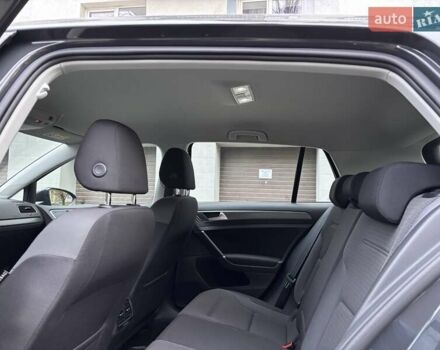 Серый Фольксваген e-Golf, объемом двигателя 0 л и пробегом 60 тыс. км за 16900 $, фото 46 на Automoto.ua