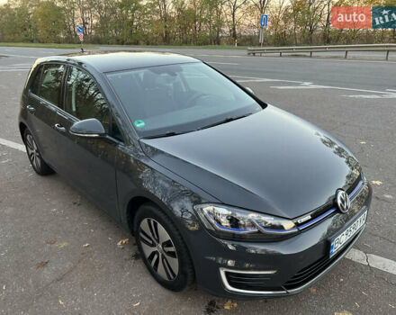 Серый Фольксваген e-Golf, объемом двигателя 0 л и пробегом 69 тыс. км за 12950 $, фото 8 на Automoto.ua