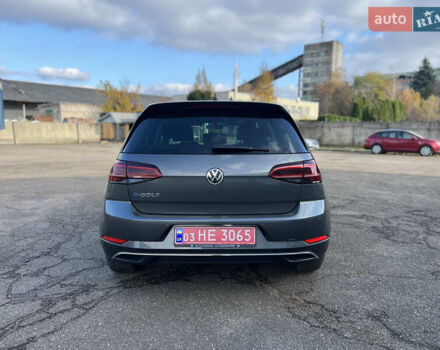 Серый Фольксваген e-Golf, объемом двигателя 0 л и пробегом 52 тыс. км за 16300 $, фото 6 на Automoto.ua