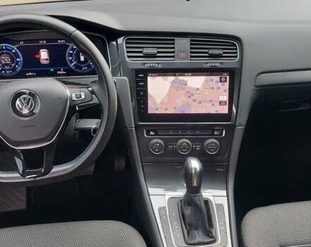 Серый Фольксваген e-Golf, объемом двигателя 0 л и пробегом 95 тыс. км за 14500 $, фото 12 на Automoto.ua