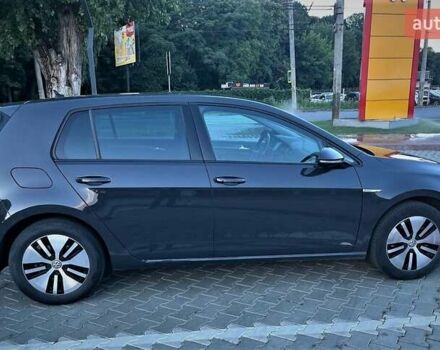 Серый Фольксваген e-Golf, объемом двигателя 0 л и пробегом 64 тыс. км за 15600 $, фото 2 на Automoto.ua