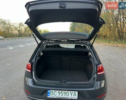 Серый Фольксваген e-Golf, объемом двигателя 0 л и пробегом 69 тыс. км за 12950 $, фото 30 на Automoto.ua